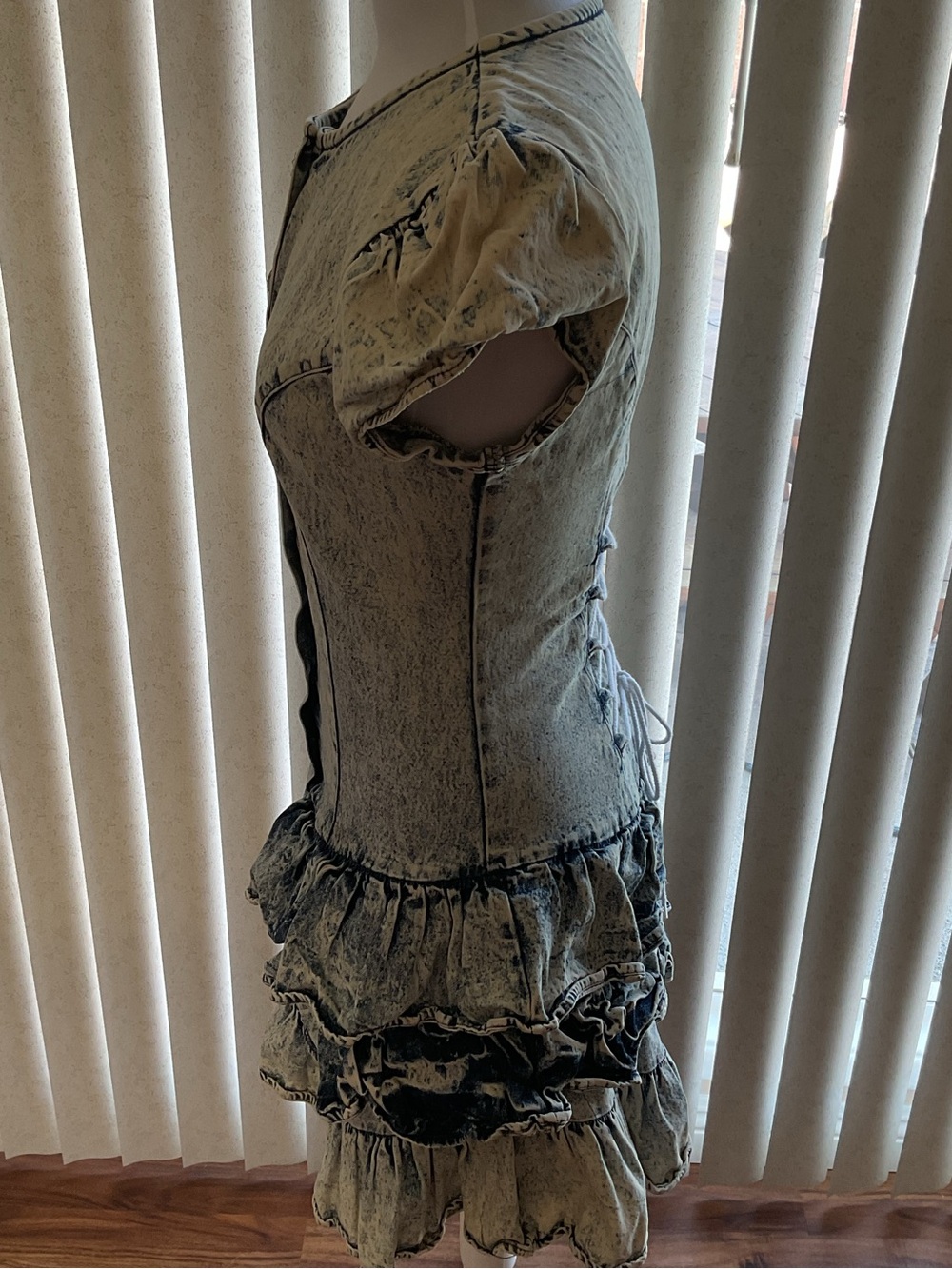Vintage 80s Notorious Acid Wash Denim Dress 7/8 Ruffle Puff Sleeve Mini - Picture 6 of 8